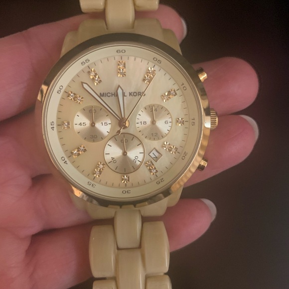 Michael Kors Light Blonde Tortoise Shell Watch Gold Accents 7.0 inch Women’s. - Picture 4 of 4